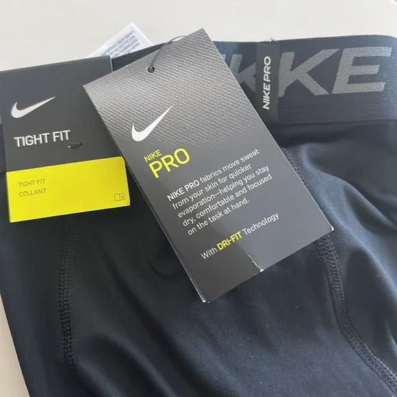 Boys small NIKE/HURLEY bundle - Picture 6 of 6